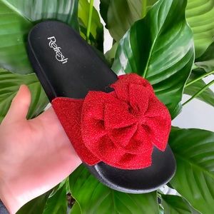♥️RED Slides♥️ 3 PAIRS LEFT